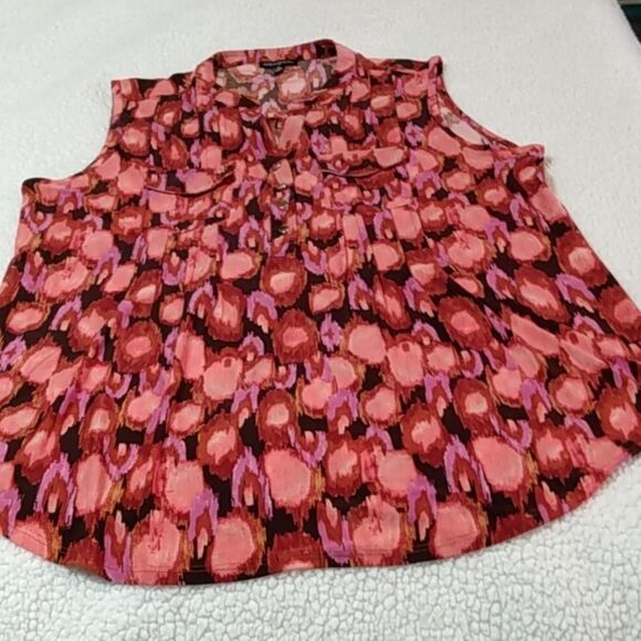 Ava & Grace Orange and Brown Sleeveless Top W/ Chest Pockets - Picture 12 of 13